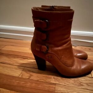 Ladies boots